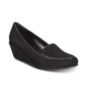 Kenneth Cole Wedge Pump- Low Heel